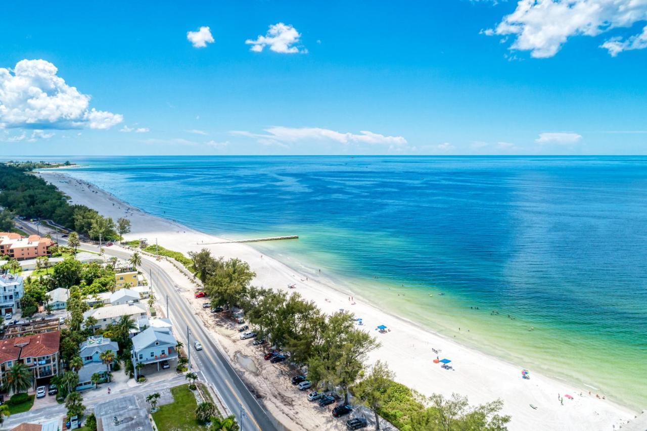 Ami Lighthouse Cottage-One Minute Walk To The Beach-Keyless Locks Bradenton Beach Exterior photo