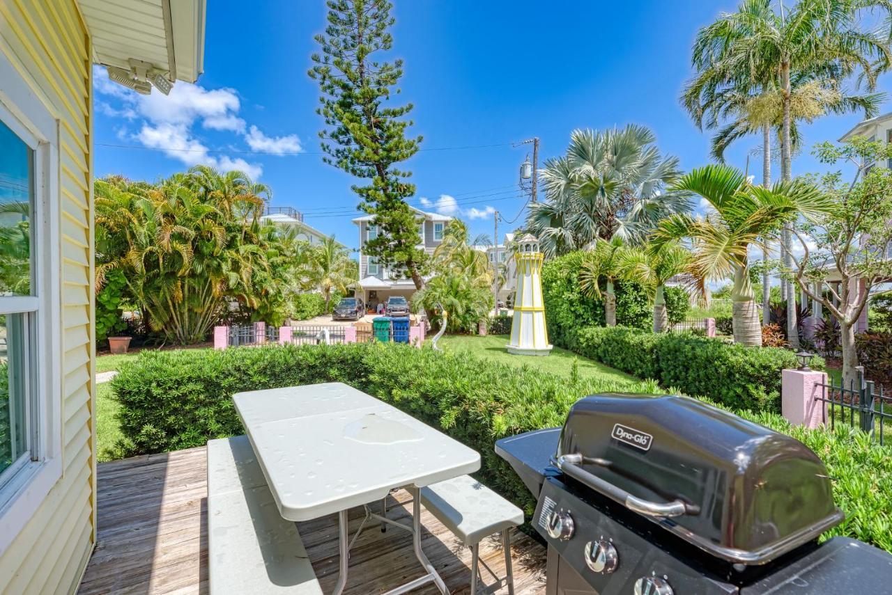 Ami Lighthouse Cottage-One Minute Walk To The Beach-Keyless Locks Bradenton Beach Exterior photo